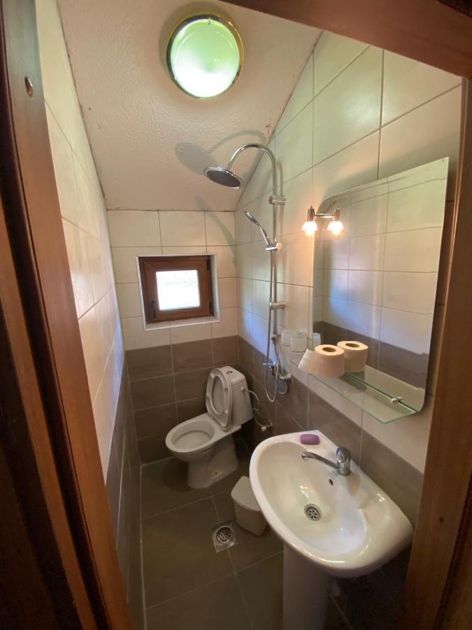 Shpija E Gjyshit Vuthaj Hotel Gusinje Kültér fotó