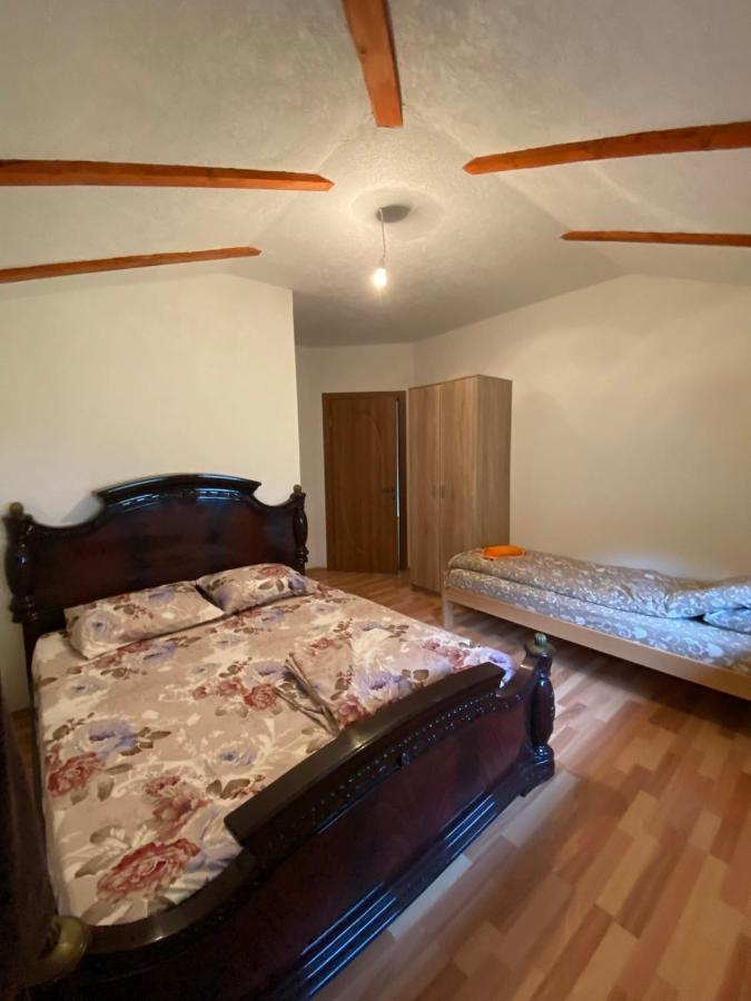 Shpija E Gjyshit Vuthaj Hotel Gusinje Kültér fotó