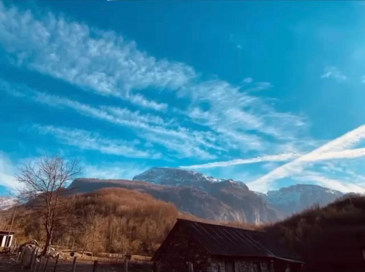 Shpija E Gjyshit Vuthaj Hotel Gusinje Kültér fotó